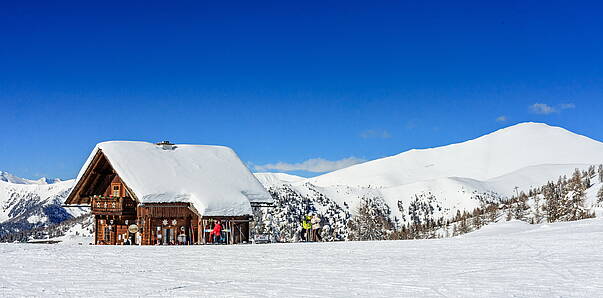 Den Weitblick in der Sulznig Hütte genießen © Mathias Prägant_MBN Tourismus