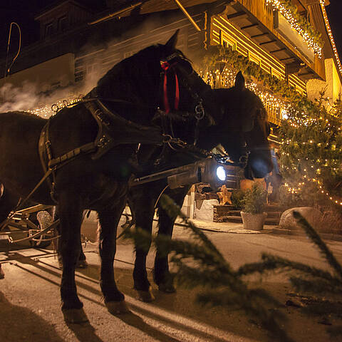 Romantische Pferdekutschenfahrten am Alpinen Thermen-Advent