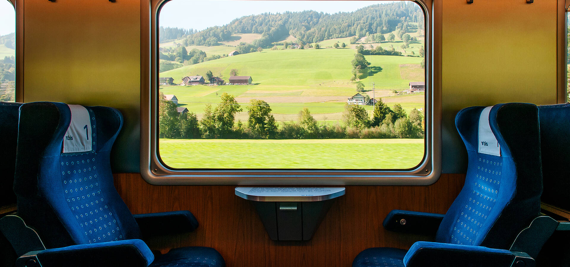 Anreise mit dem Zug © AdobeStock - PixHound