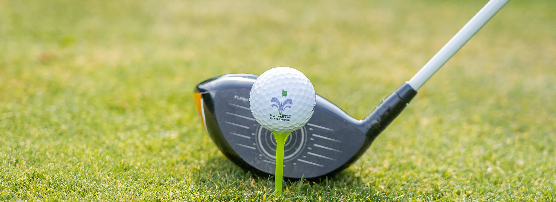 Golfen im saqaftigen Grün © Mathias Prägant