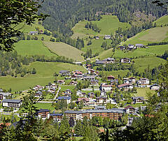 Der Thermenort Bad Kleinkirchheim inmitten der Kärntner Nockberge © Johannes Puch