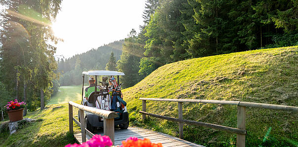 Auf zum nächten Loch ©Mathias Prägant