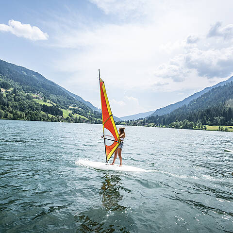 Surfen am Millstätter See  © Gert Perauer_MBN Tourismus