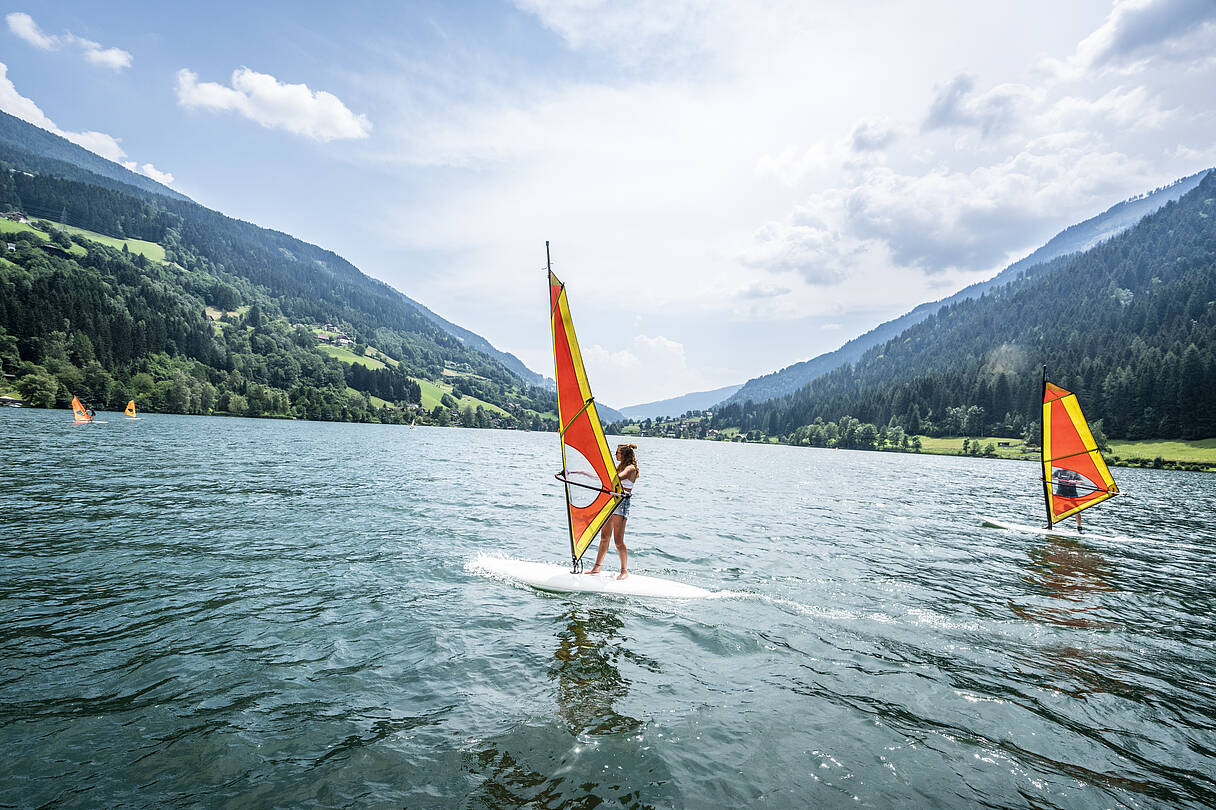 Surfen am Millstätter See  © Gert Perauer_MBN Tourismus